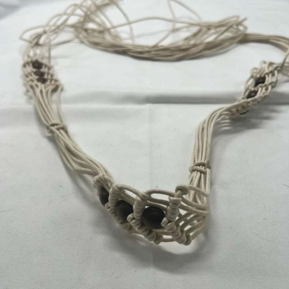 Cream macrame belt with wooden beads